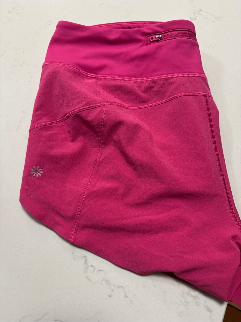 Athleta run with it 3.5” shorts